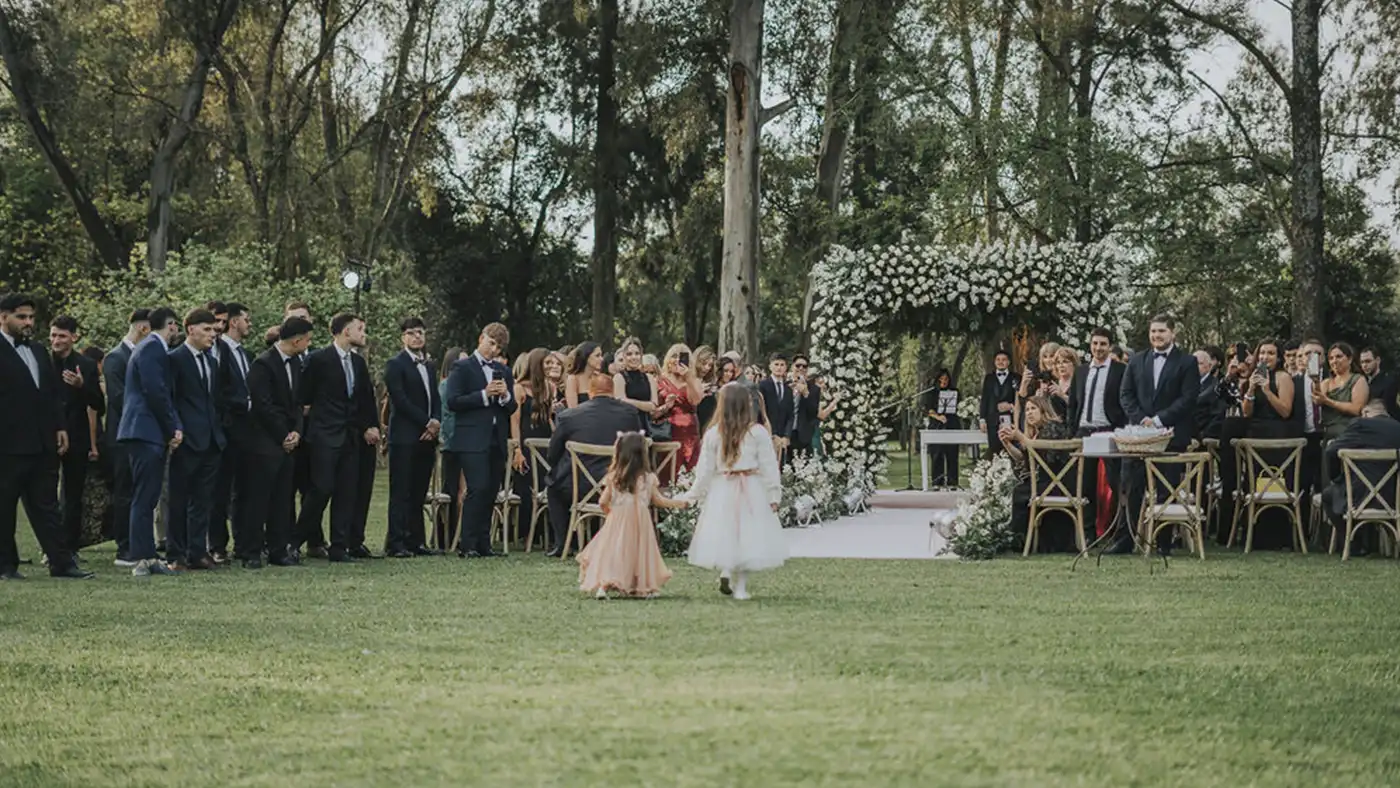 Pista de baile decorada para novios