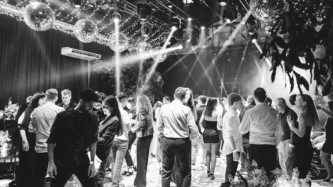 Salones decorados para fiestas de cumpleaños